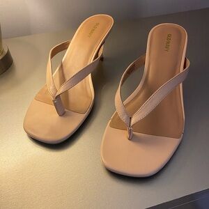 Women’s Nude Kitten Heels * size 9 *